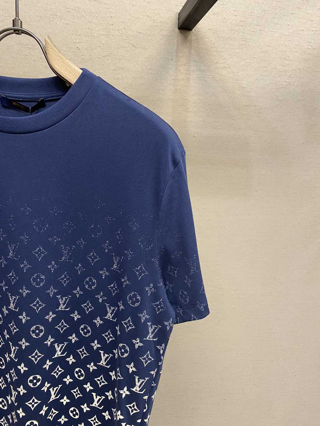 LV T-shirt